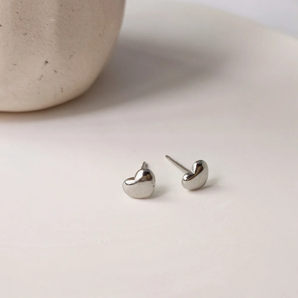 Silver Color Heart Stud Earrings for Women Tiny LOVE Sweet Korean Fashion Girls Small Earrings Cheap Ear Ornament DIY Accessory