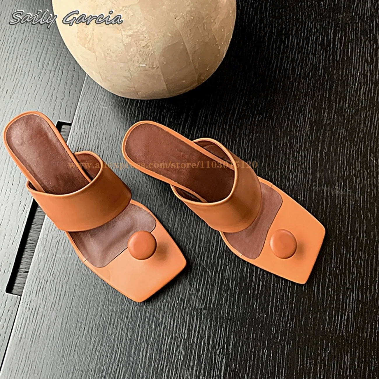Chanclas con cinturón de una palabra de piel de vaca de primera capa, novedad de verano 2024, zapatos informales combinables, sandalias de cuero Grace para mujer
