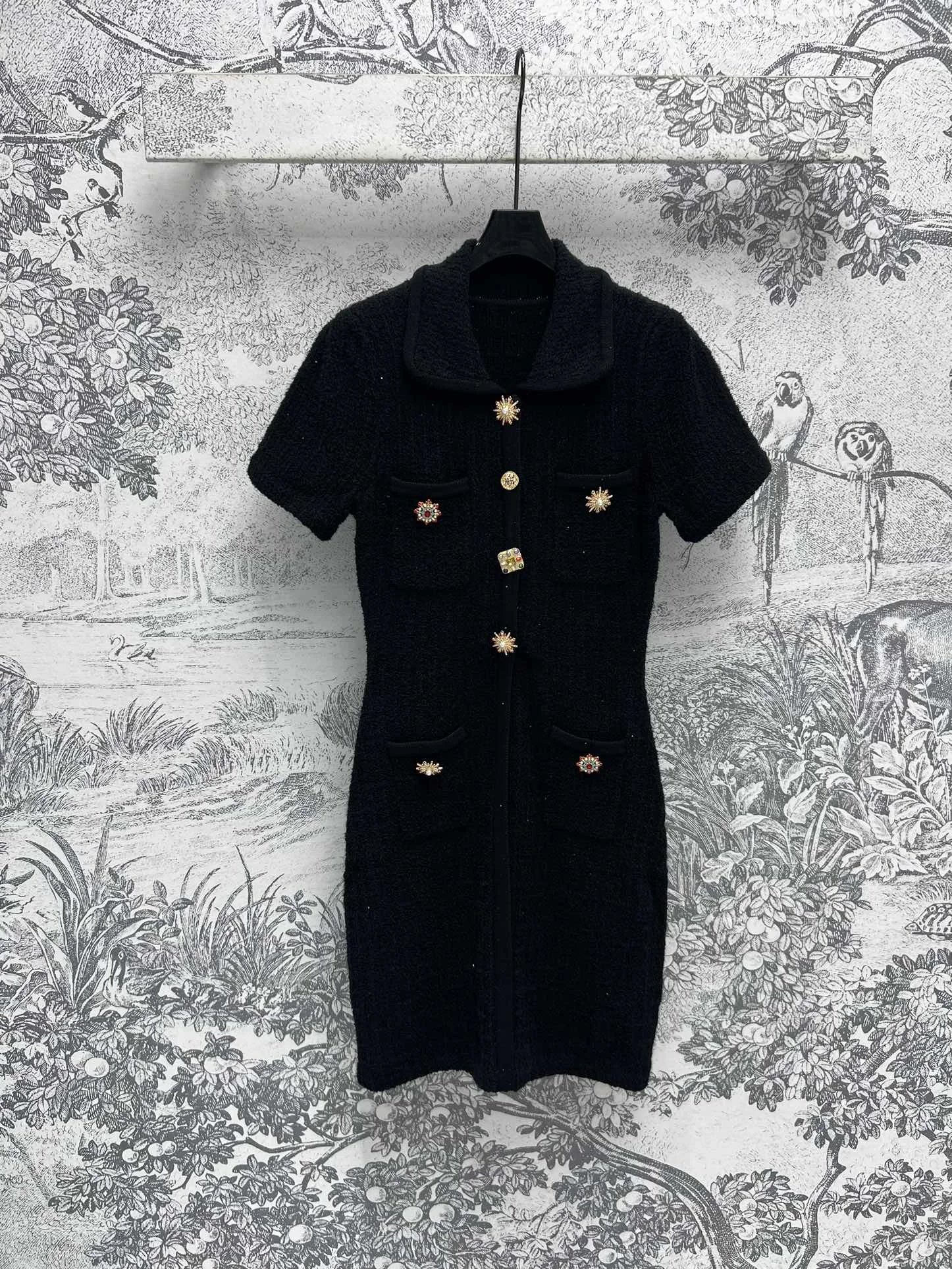 2024 Summer and Autumn New Women's Clothing Vintage Classic Multi Pocket Jewelry Buckle Knitted Dress 0808