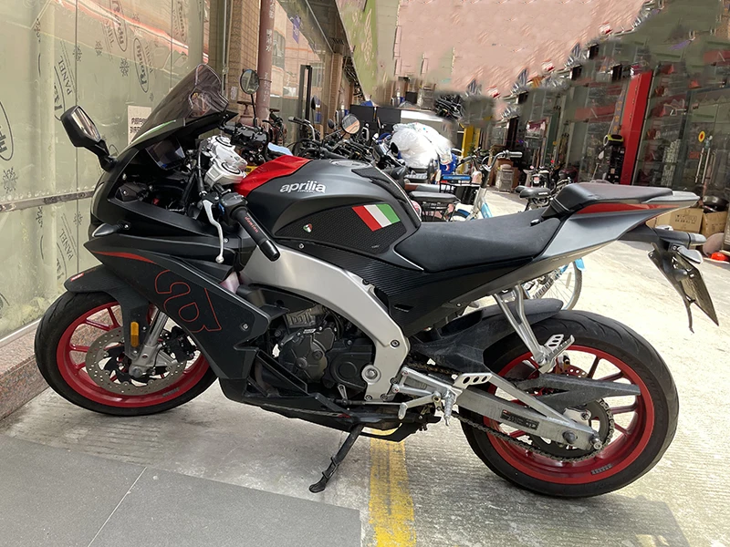 

High quality Motorcycle Side Tank Pad Protection Knee Grip for Aprilia GPR250R GPR150R 2018-2023 New