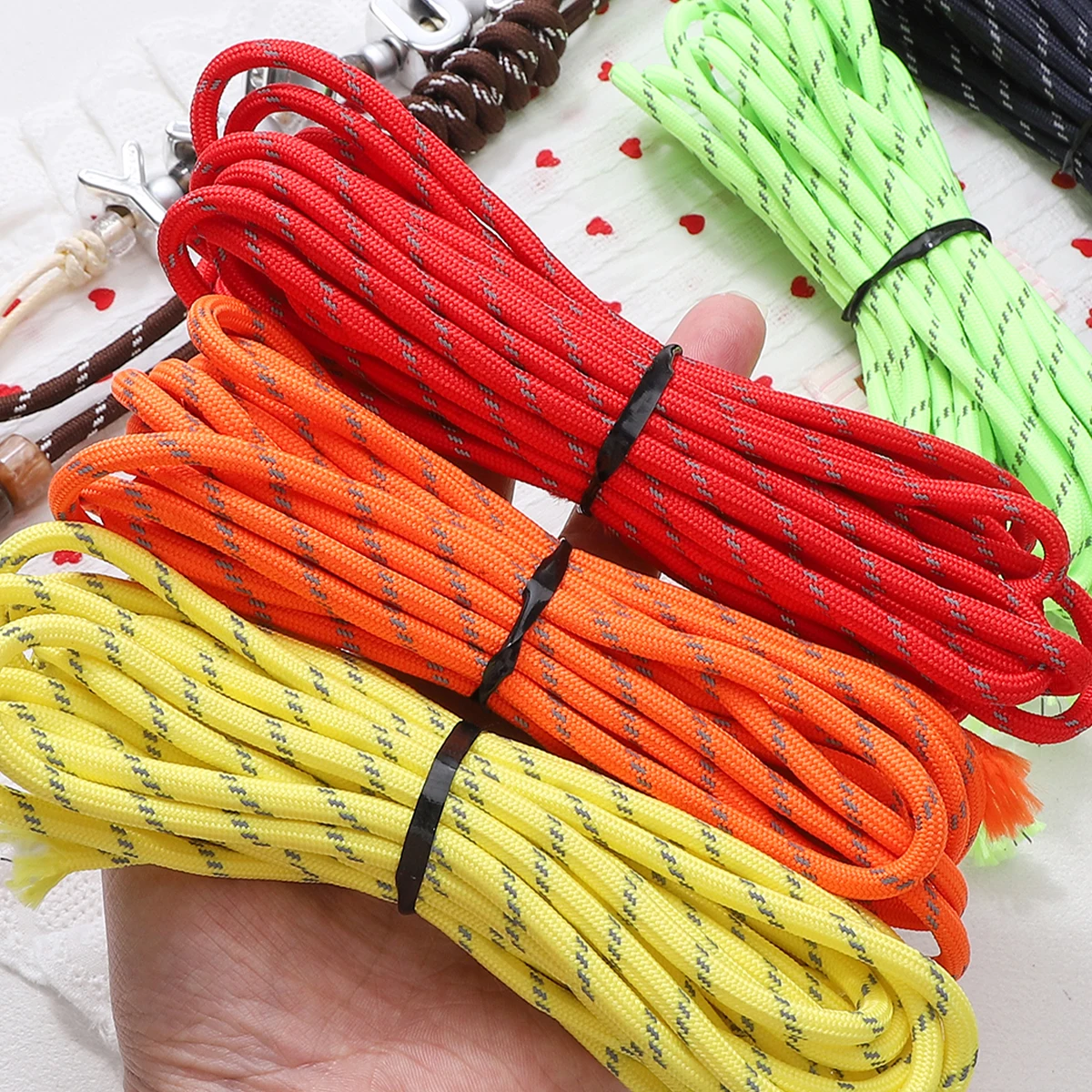 Cordon en paracorde réfléchissant de 5 mm x 5 m, tressé à la main, pour la fabrication de bracelets, de porte-clés et de bijoux DIY