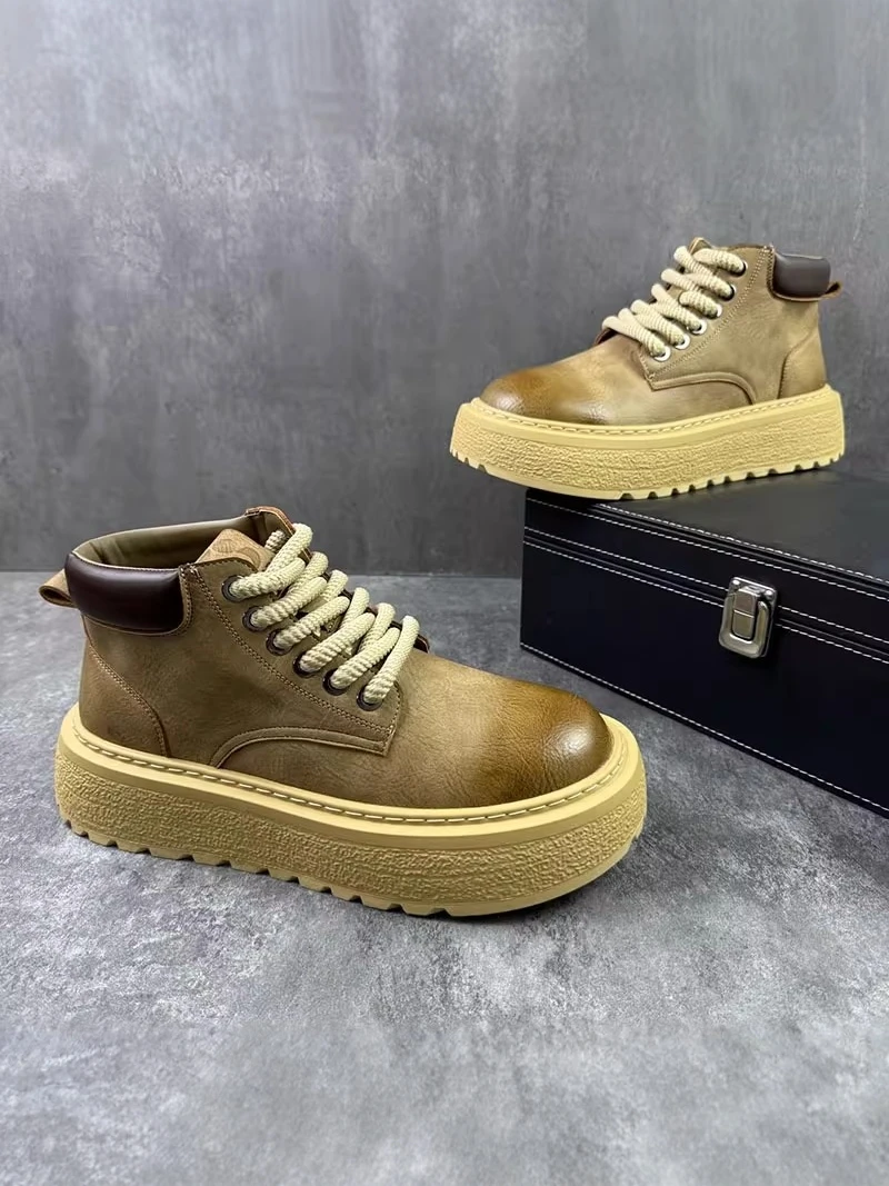 

Men's High-Top Boots Thick Bottom Anti-Slip Winter Shoes Retro British Style Leather Shoes Comfortable Sports Casual