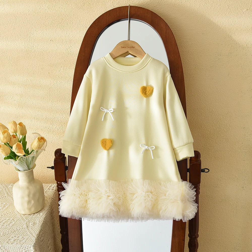 Gelbes Süßes und Niedliches Freizeitkleid für 3-7 Jahre alte Mädchen mit Langen Ärmeln, Kapuze und Mesh-Einsatz im Koreanischen Stil mit Lieblicher Schleifendekoration
