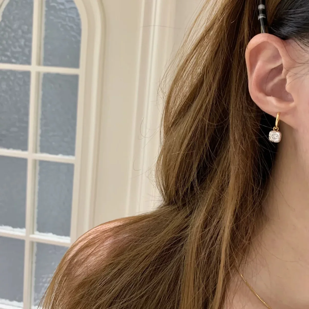 Fresh Elegant Simple Earring Drape High-end Fashion Oval Diamond Pendant Earrings for Women Suitable for Daily Jewelry Gifts