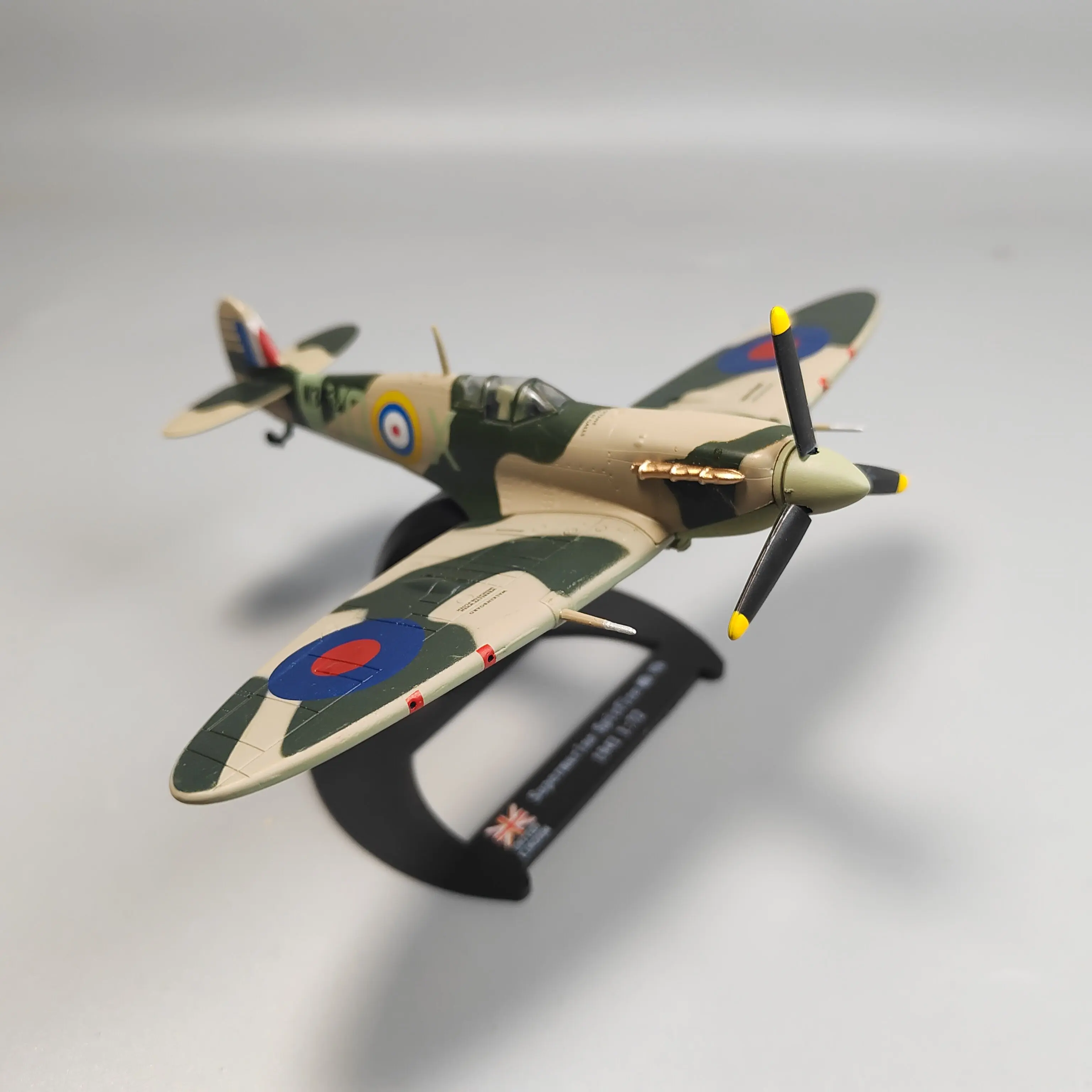 Diecast 1/72 Scale British Spitfire Fighter Aircraft Alloy Model Airplanes Polish Squadron Simulation Aviation Souvenir Gifts