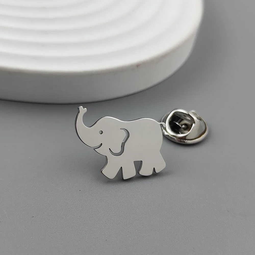 Unique 18K-gold-plated stainless steel brooch: cute elephant design, fashionable lapel pin, suitable for daily gift-giving