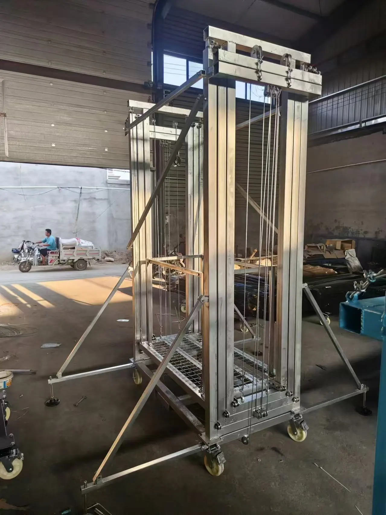 New Trend Machine 2-10M Rust Resistant Galvanized Electric Lifting Scaffold Lift Electric Scaffolding for Factory Warehouse