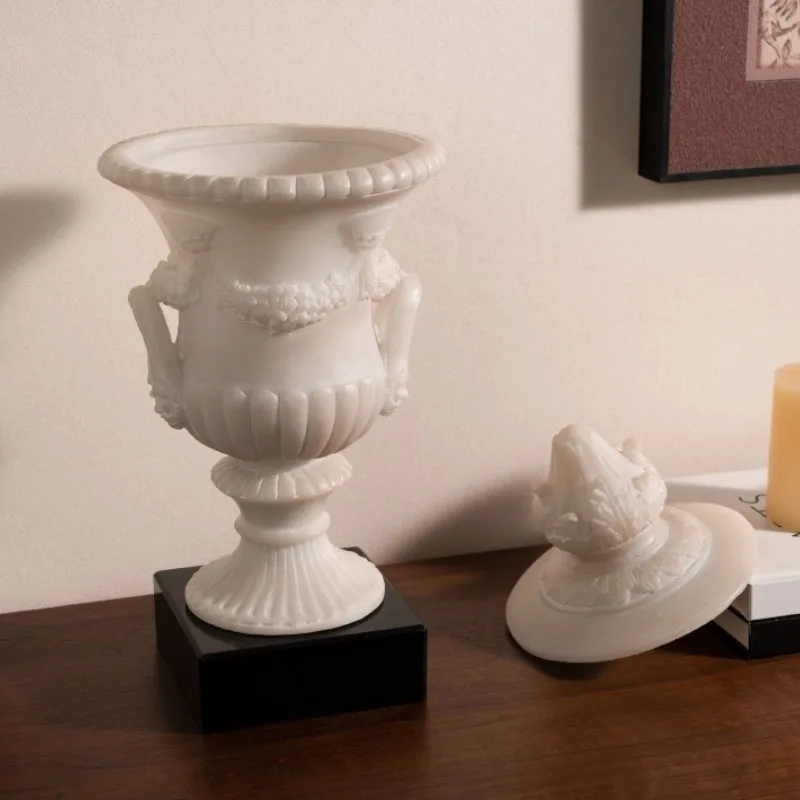 Vintage Figurines Lidded Embossed Resin Trophy Shape Figurines Simple Luxury Tabletop Ornament Vases Living Room Decoration