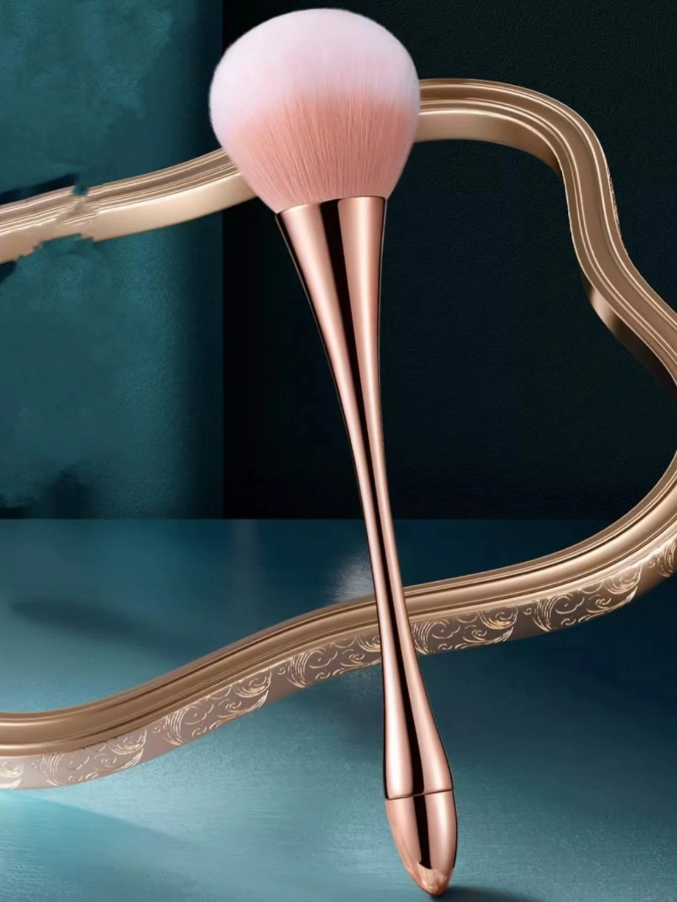 Mały pędzel do pudru, puszysty, z miękkim włosiem, pędzel do różu, pędzel do pudru utrwalającego, narzędzie kosmetyczne