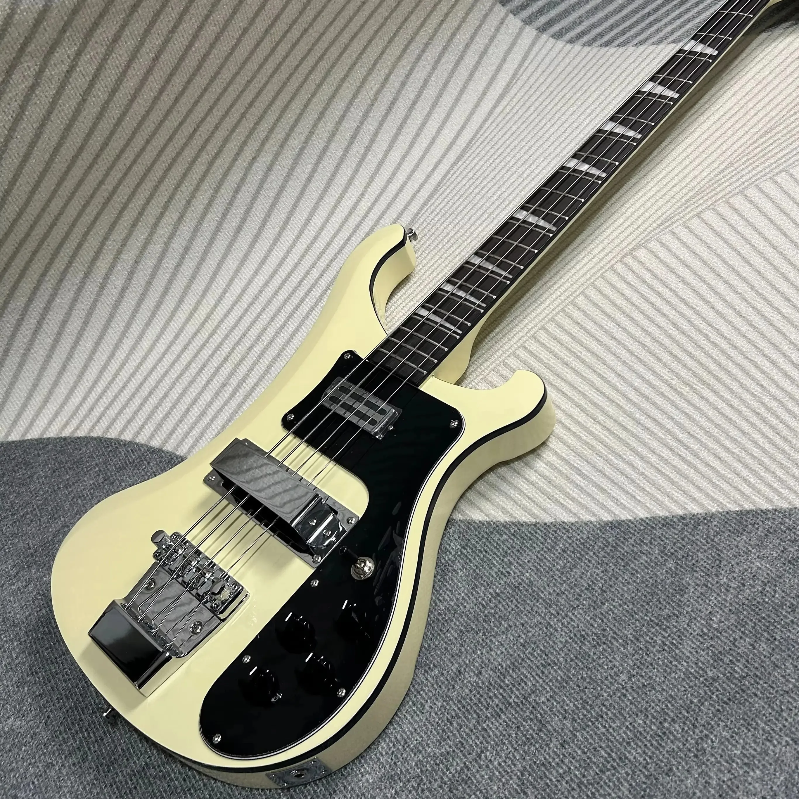 2026 new Hot Sale Bass Guitars 4003 Version 844 mm Scale Length Cream Yellow Color Rosewood Fretboard