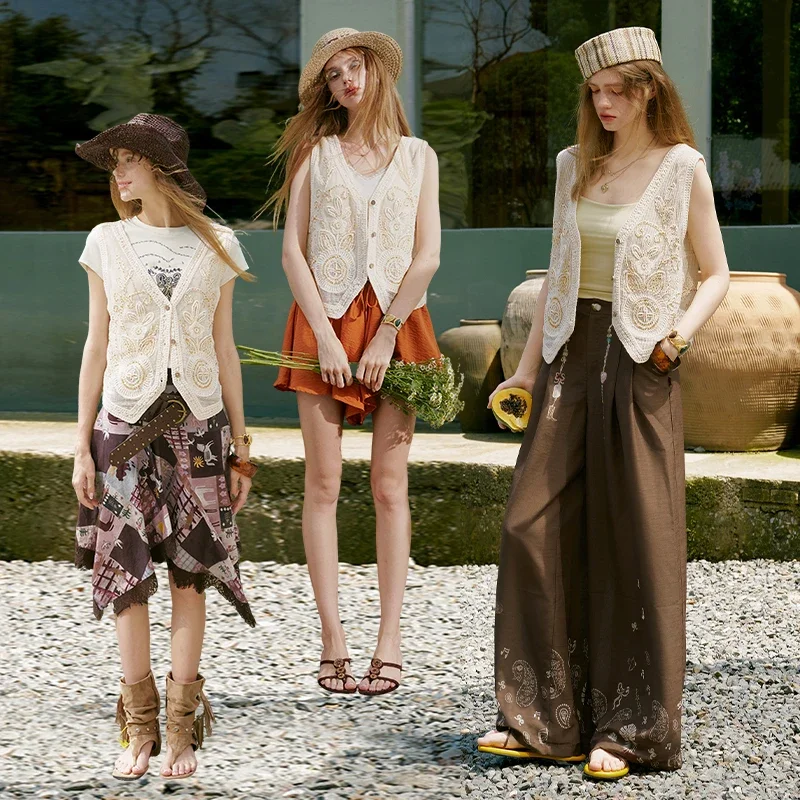 ELFSACK Boho Floral Embroidery Sleeveless VestV Neck Three Button Linen WaistcoatCropped Lace Trim Loose Layering