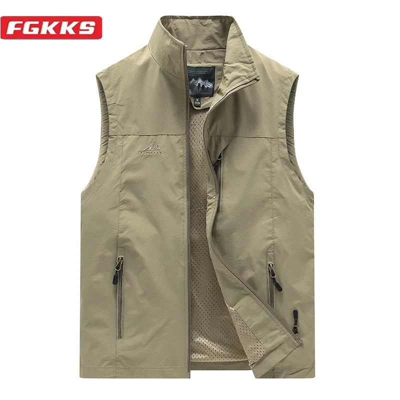 FGKKS 2024 Autumn Men Waistcoat Outdoor Leisure Solid Color Vest Young Middle-aged Photography Fishing Casual Vest Jacket Male