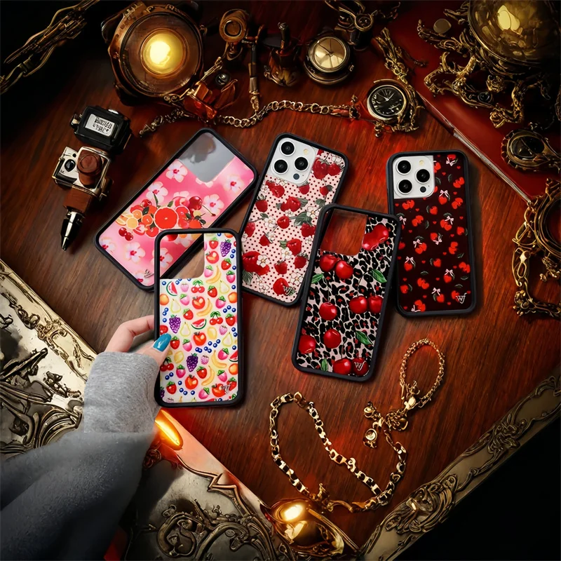 

Чехол для телефона Wildflower Raspberry Polka Dot Tutti Fruity Ming Lee для iPhone 16, 15, 14, 13, 12 Pro Max WF, чехол с шоколадной вишней