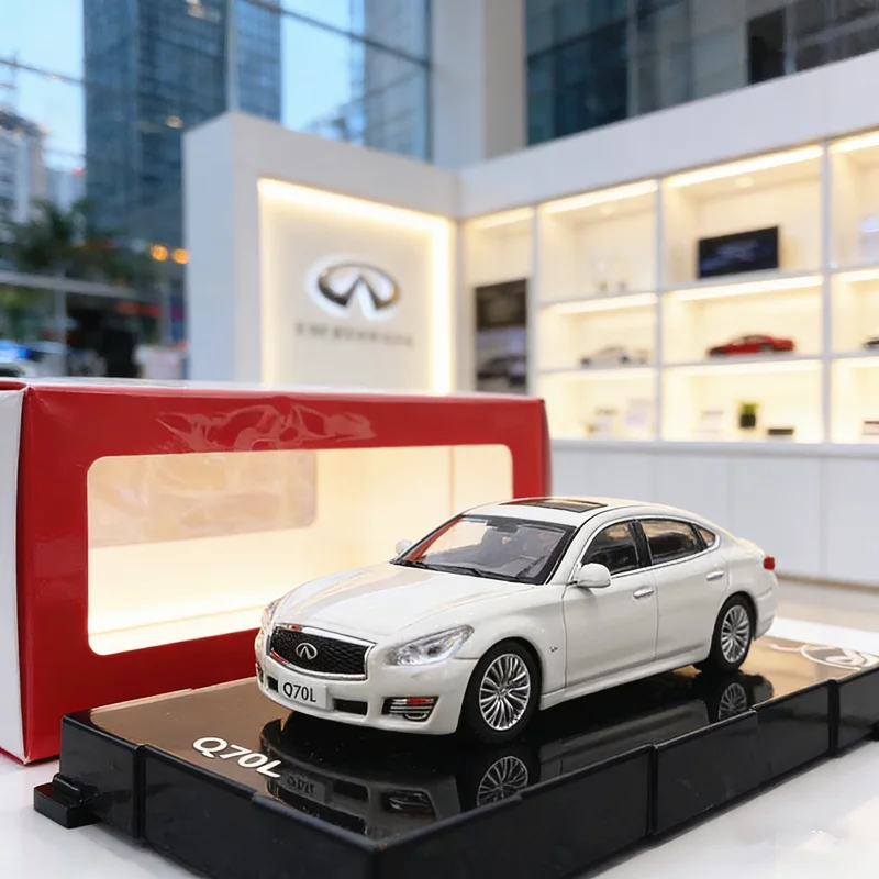 New 1:64 Infinitis Q70 Coupe Alloy Luxy Car Model Diecasts Metal Vehicles Car Model Miniature Scale Simulation Collection Gifts