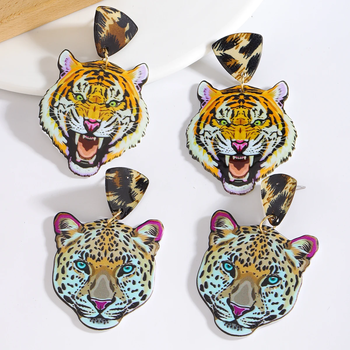 Vedawas-pendientes acrílicos con forma de tigre y leopardo para mujer, aretes triangulares de resina con estampados coloridos, accesorios para fiestas y vacaciones