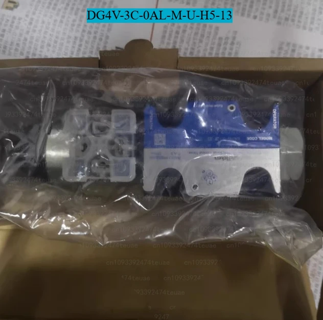 

1pcs Brand new solenoid valve DG4V-3C-0AL-M-U-H5-13