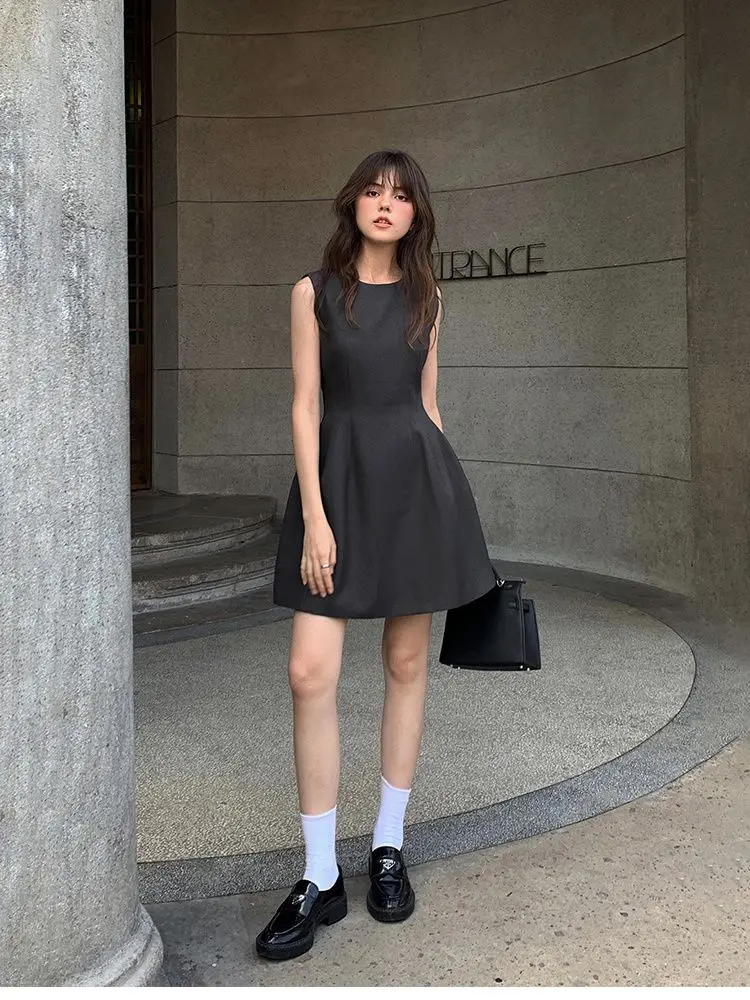 2024 Summer New Grey Simple Sleeveless Tank Top Dress Women\'s Style Waist Waist Slimming Short Skirt