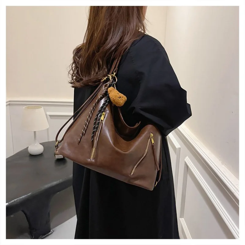 

Elegant Leather Women's Shoulder Bag High-End Luxury Brand Fashionable Famous Paris Daily Vintage Commuter Bag​