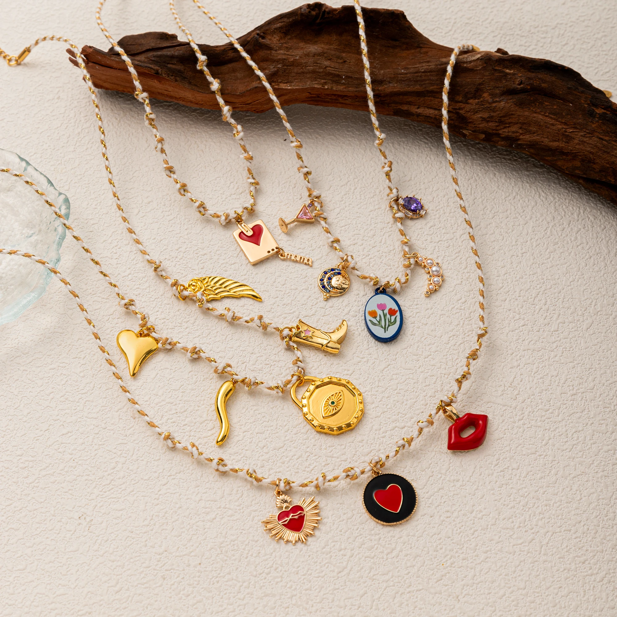 

Fashionable 18K gold-plated copper pendant chain, vintage heart-shaped lip gloss jewelry gift