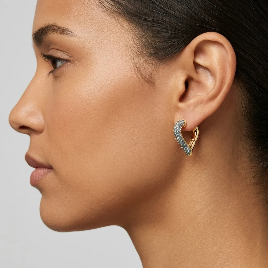 Pendientes de Aro con Corazón de Circonita Cúbica Brillante Multicolor, Elegantes Pendientes Mini Chapados en Oro de 18K, Resistentes al Agua, Regalo de Joyería Único