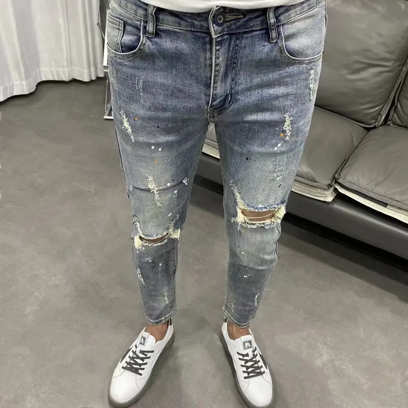 Fashion 2022 Spring Ripped Hole Patch Slim Feet Denim Light Color Washed Joker Tight Streetwear Men Designer Jeans for Men