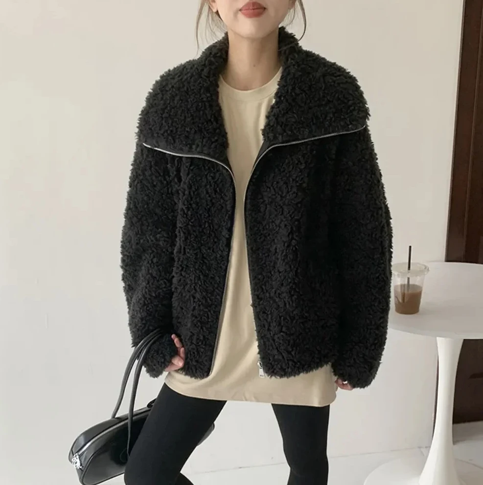 

Women‘s Velvet-Trim Faux Fur Jacket 2025, Loose Lambswool Blend Top, Autumn Winter Casual Outerwear, Plush and Warm
