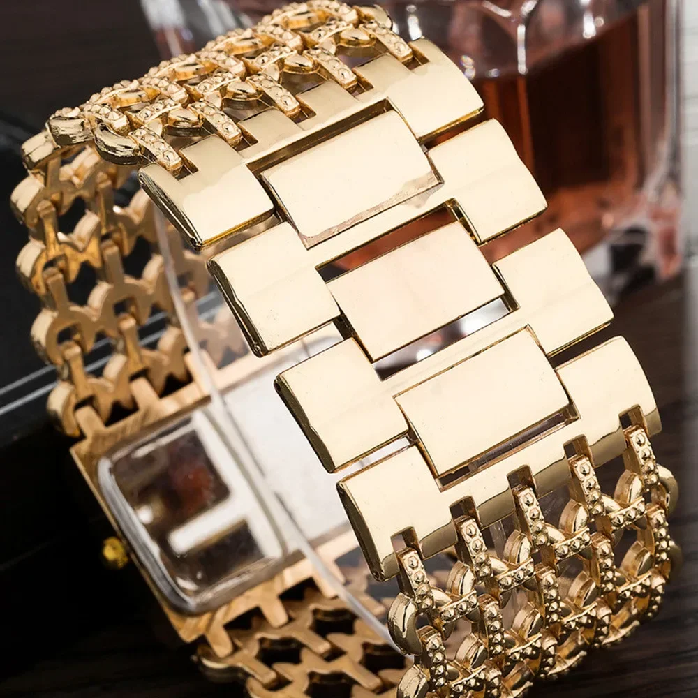 UTHAI W29 New Watch For Women Fashion Light luxury Square Diamond Quartz Watches Clock Lady\'s Gold Stainless Steel Bracelet