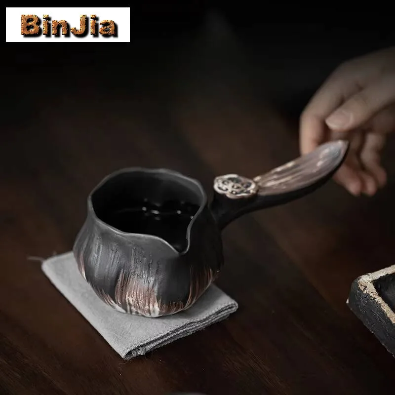 

230 мл рельефный кувшин для чая с лотосом ручной работы, древняя черная керамика, боковая ручка, ча-хай, чашка для правосудия, аксессуары для церемонии кунг-фу, подарок