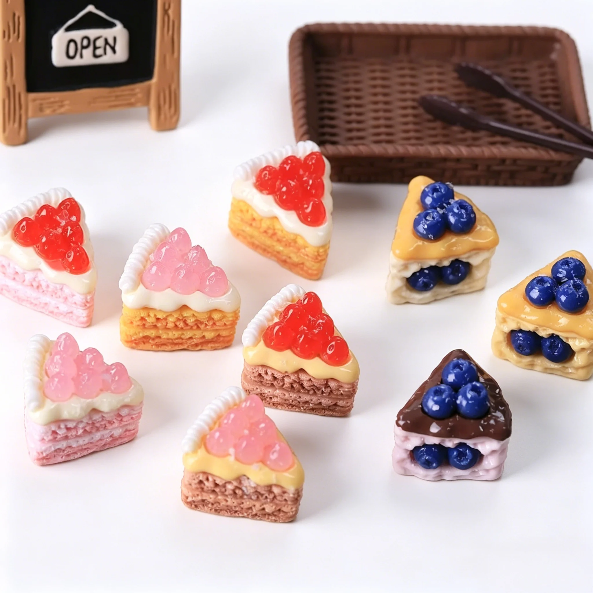 10PCS Strawberry Triangle Cake Miniature Flat Back Resin Cabochons For Hairpin Scrapbooking DIY Home Decor Craft Accessories