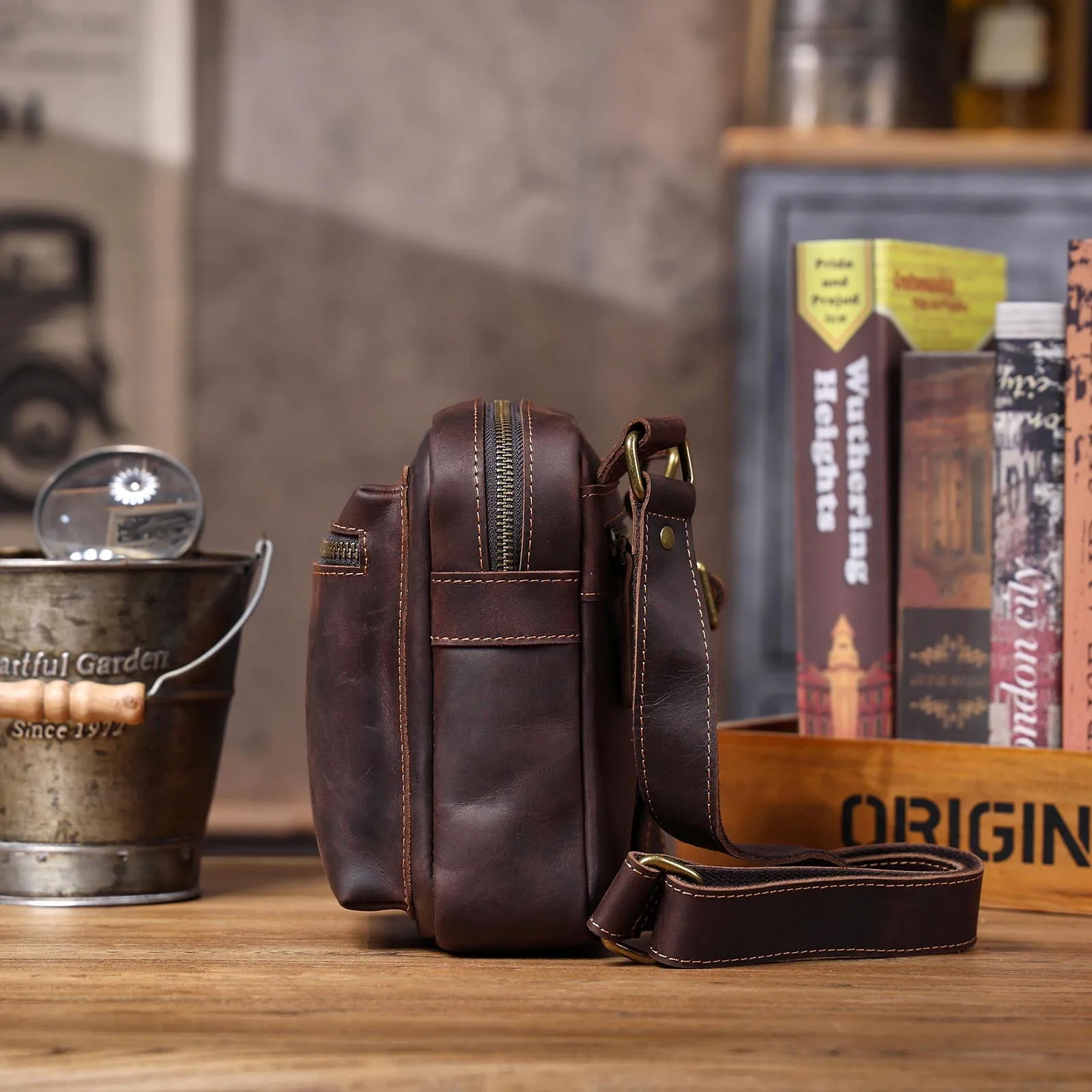 Echte Leder Herren-Freizeit-Umhängetasche, Mini-Handytasche, Crossbody-Tasche, Modische Rindsleder-Brusttasche aus Crazy Horse Leder – Detail 17