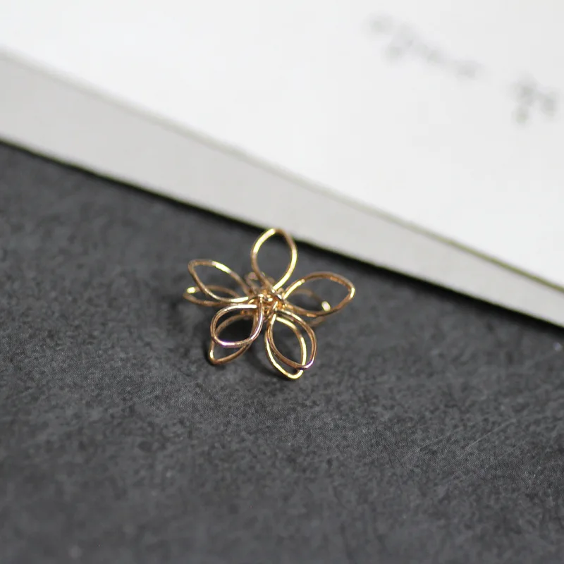 Gold Color Lotus Women\'s Stud Earrings Handmade Hollow Flowers Small Earring Brincos boucle d\'oreille fashion jewelry bijoux