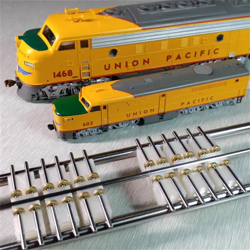 1/160 N Scale Train 50cm Track Model Accessories Train Treadmill Track Bearing Test Stand With 8 Rollers / Single Roller Module