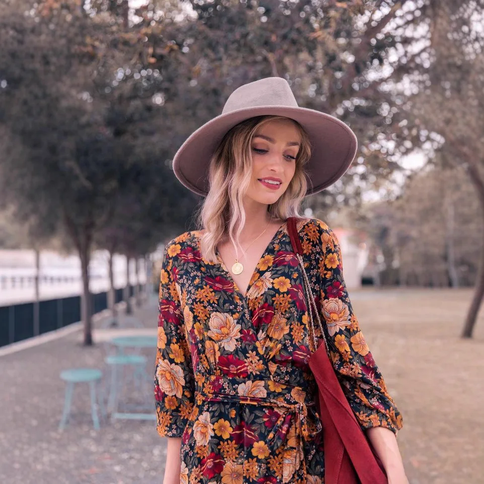 Vestiti Autunnali Donna In Dress V-neck Long-sleeved Hem Pleated Retro Print Vacation Versatile Ropa Mujer Kleider Damen Herbst