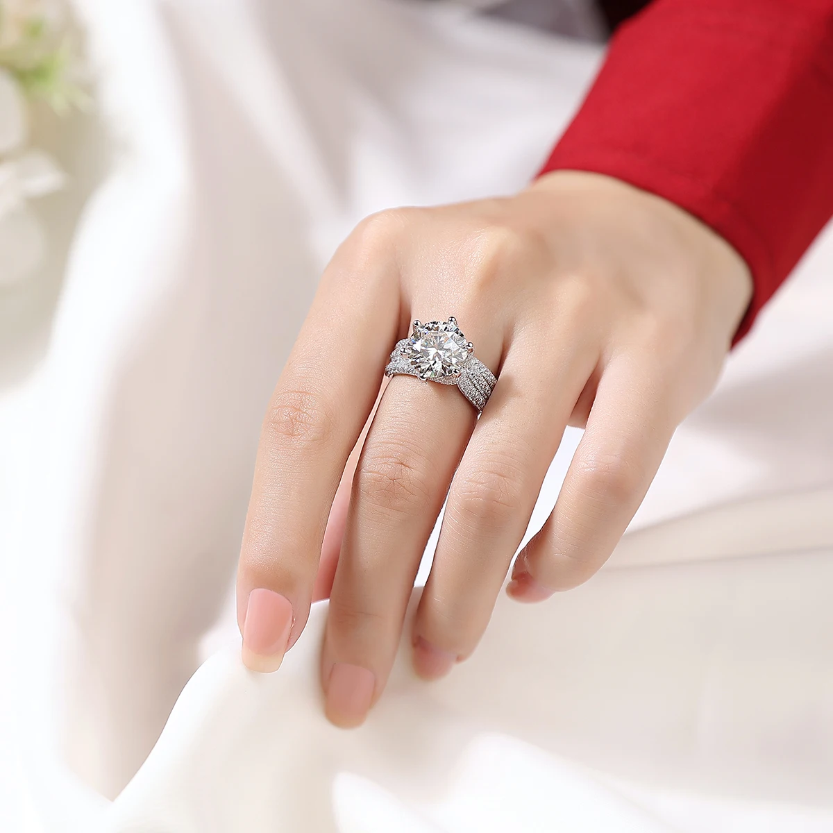 

JIUZUAN 5Ct Moissanite Solitaire Ring, S925 Silver, 18K White Gold Plated, Classic Pave Band Design, Elegant Jewelry for Women