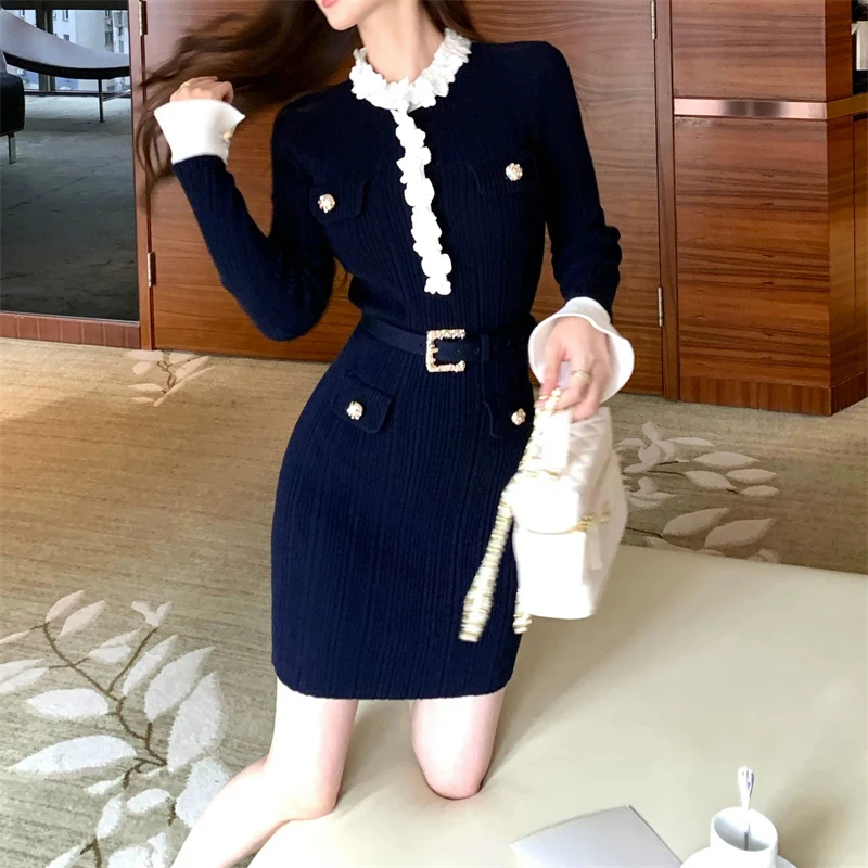New Autumn Collection: Crew-Neck, Flared-Sleeve Knitted Dress – A Stylish, Casual Color-Block Slim-Fit Bodycon Dress with a Belt
