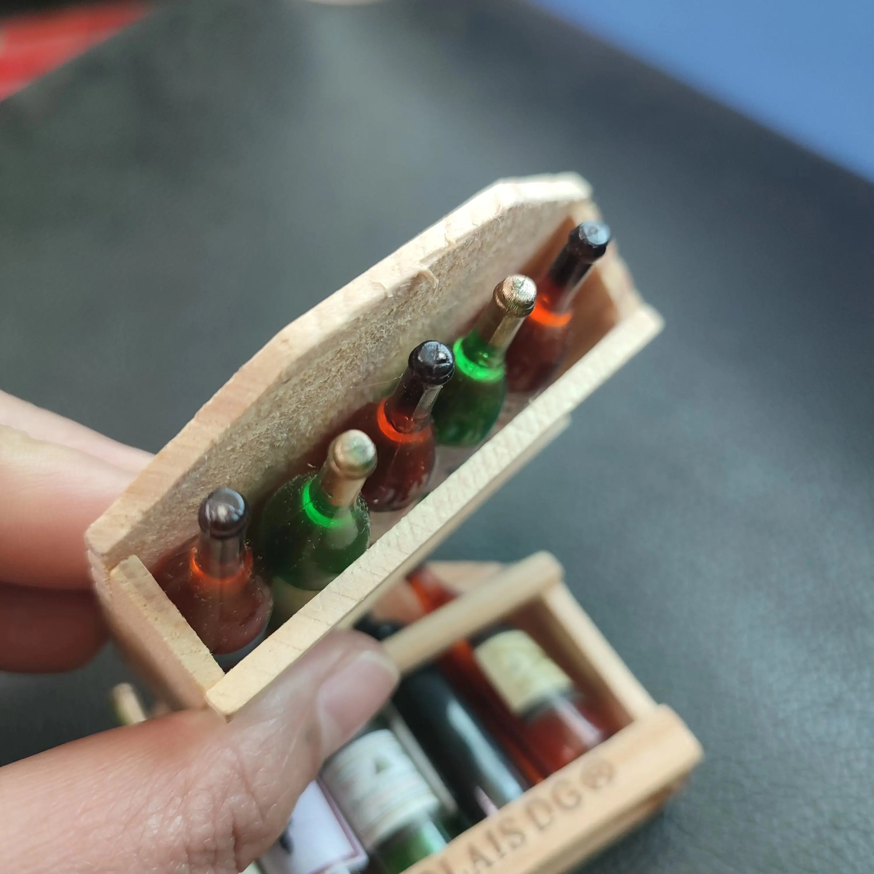 1/6 Schaal Bar Tafel Mini 5 Wijnflessen Met Houten Wijnrek Model Frame DIY Scène Accessoires Props Voor 12 Inch Action Figure