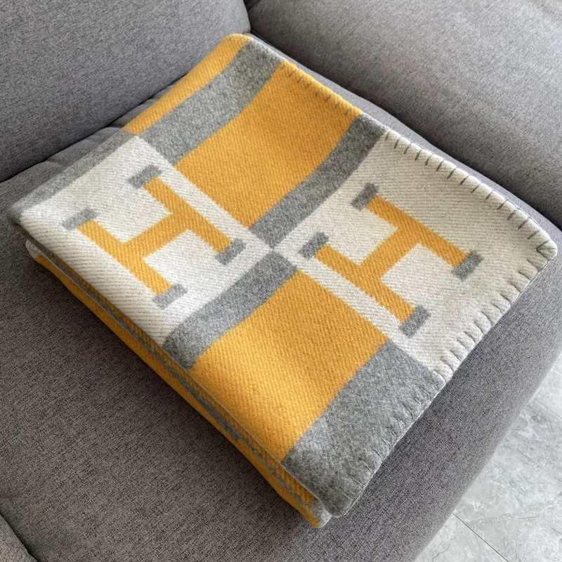 OEM Custom Wool H Letter Wool Blanket Winter Thickened Warm Nap Office Car Sofa Cover Blanket