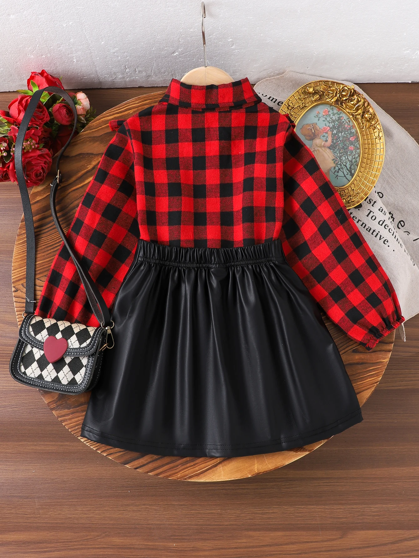Cross-border autumn and winter new girl sweet and comfortable 4-7 years old red and black plaid long-sleeved top + black skirt