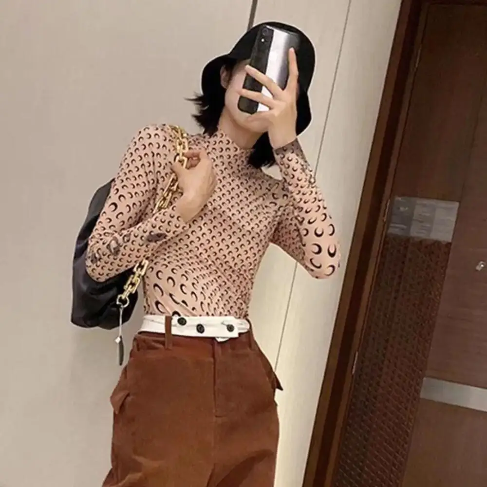 

Футболка из ледяного шелка, женская футболка с длинным рукавом в Корейском стиле, ретро, повседневная, с круглым вырезом, с цветным принтом, солнцезащитный крем, тонкий крой, универсальный топ Ins