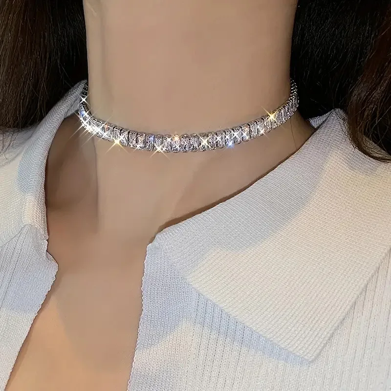 

Elegant and Independent Personality Light Luxury Full Diamond Women's Collarbone Chain Accessory Simple High-end Necklace