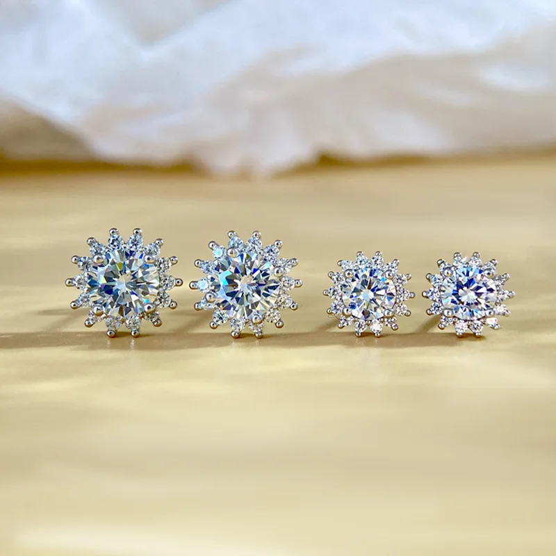 Moissanite Earrings for Men and Women PT950 White Gold Sunflower Design Versatile Sophisticated Ultra-Sparkling Platinum Earri