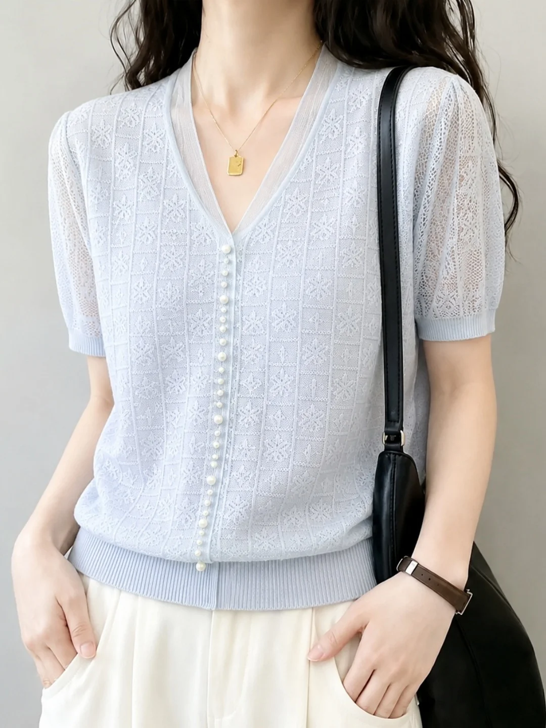 

Summer 2026 Ice Silk Knitted V-Neck Short Sleeve Top Soft Comfortable Versatile Korean Design Sensation Commute Straight Cut