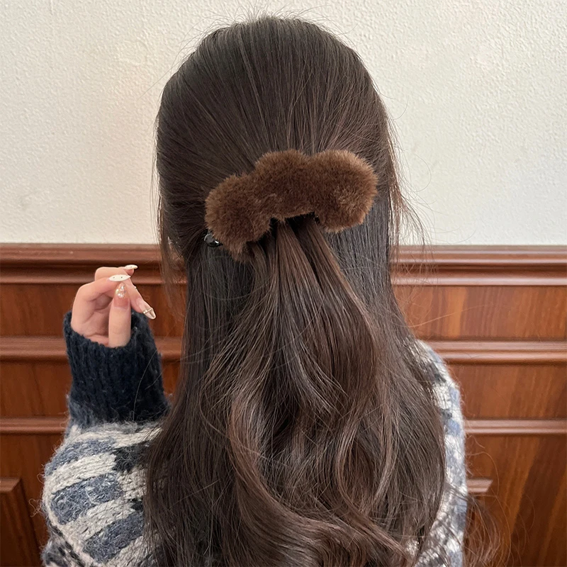 

4PCS Plush High Ponytail Grip Clip Shark Clip At The Back of The Head Mink Hair Clip Banana Vertical Clip Hairpin Headwear