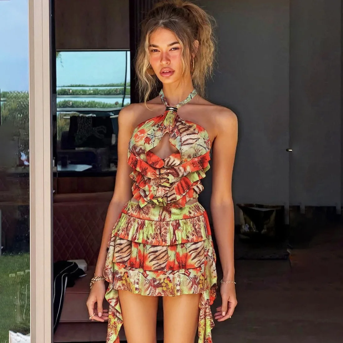 Minivestido Sexy con cuello Halter para mujer, vestido elegante a la moda con espalda descubierta recortada, sin mangas, ajustado, para fiesta de vacaciones, verano 2025