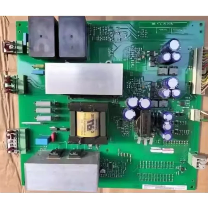 

Модуль питания новый оригинальный 6SE7038-6GL84-1JA1