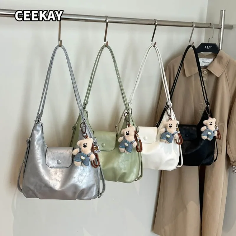 Bolso Bandolera para Mujer CEEKAY, Gris y Blanco a Cuadros, Cuero PU, Bolso Pequeño con Solapa, Correa Trenzada, Colgante de Cuentas, Estilo Casual y Dulce para Uso Diario