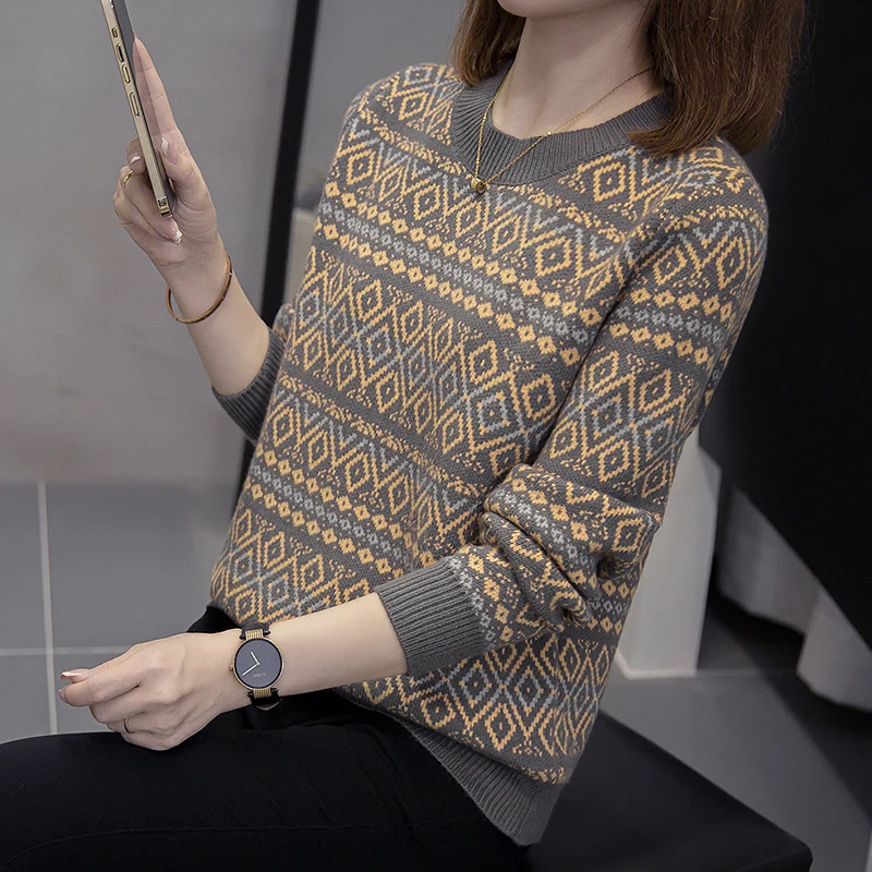 

Large Size Jacquard Sweater Women Vintage Plaid Long Sleeve Tops Pullovers 2025 Autumn Winter Stylish Chic Fashion Jumpers