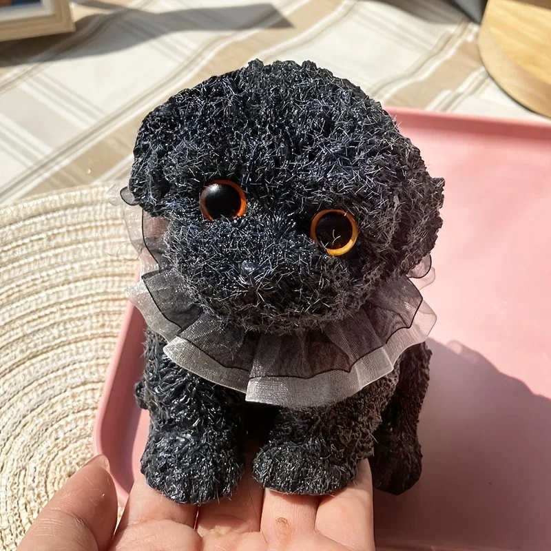 Lindo juguete para apretar caniche blanco: cachorro con bola de pellizco de goma suave con bufanda a cuadros roja y verde, ideal para cumpleaños, regalos de navidad