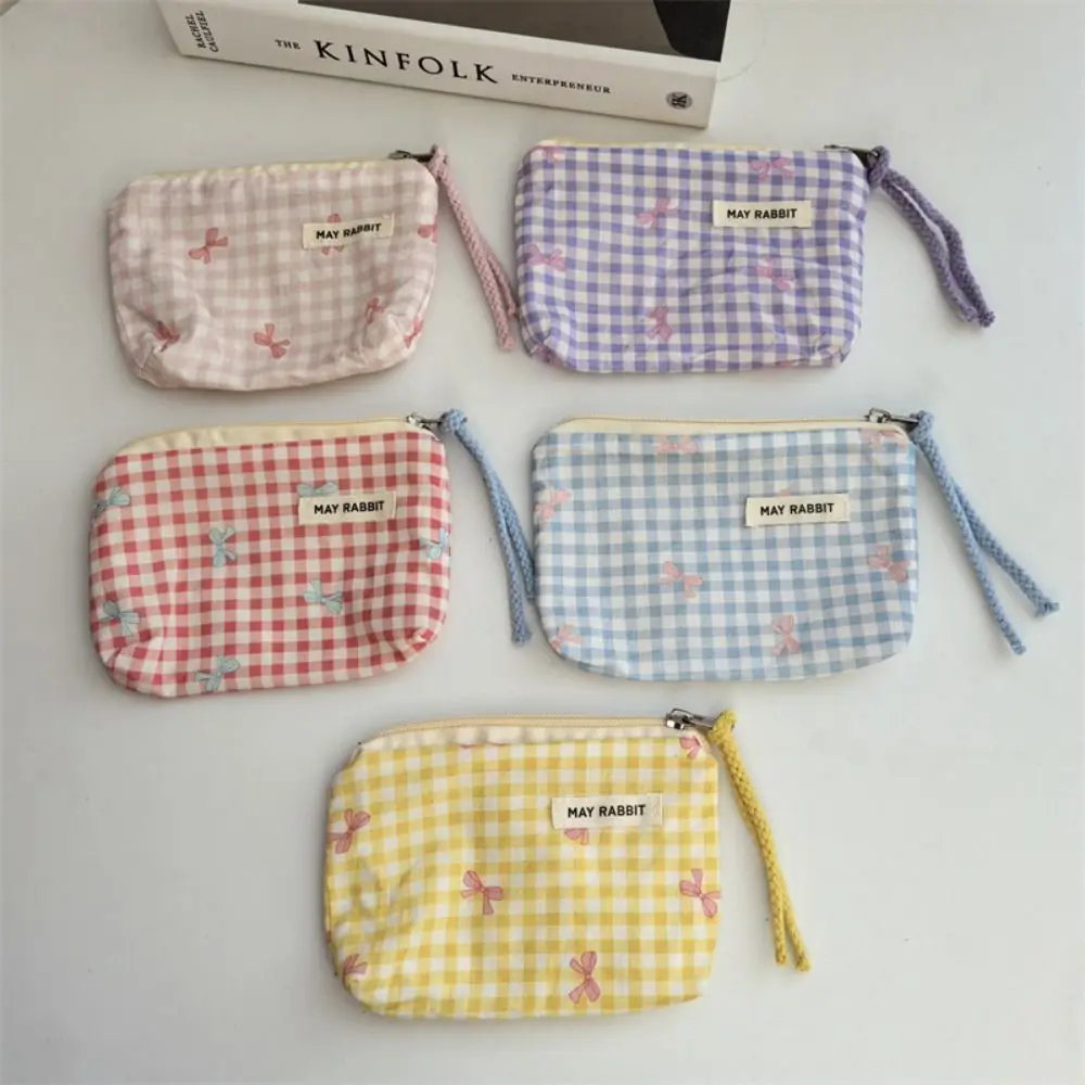 Nuevo Bolsa de cosméticos cuadrada de dibujos animados, bolsa de almacenamiento de flores pequeñas, servilletas sanitarias con cremallera, bolsas de maquillaje para mujer