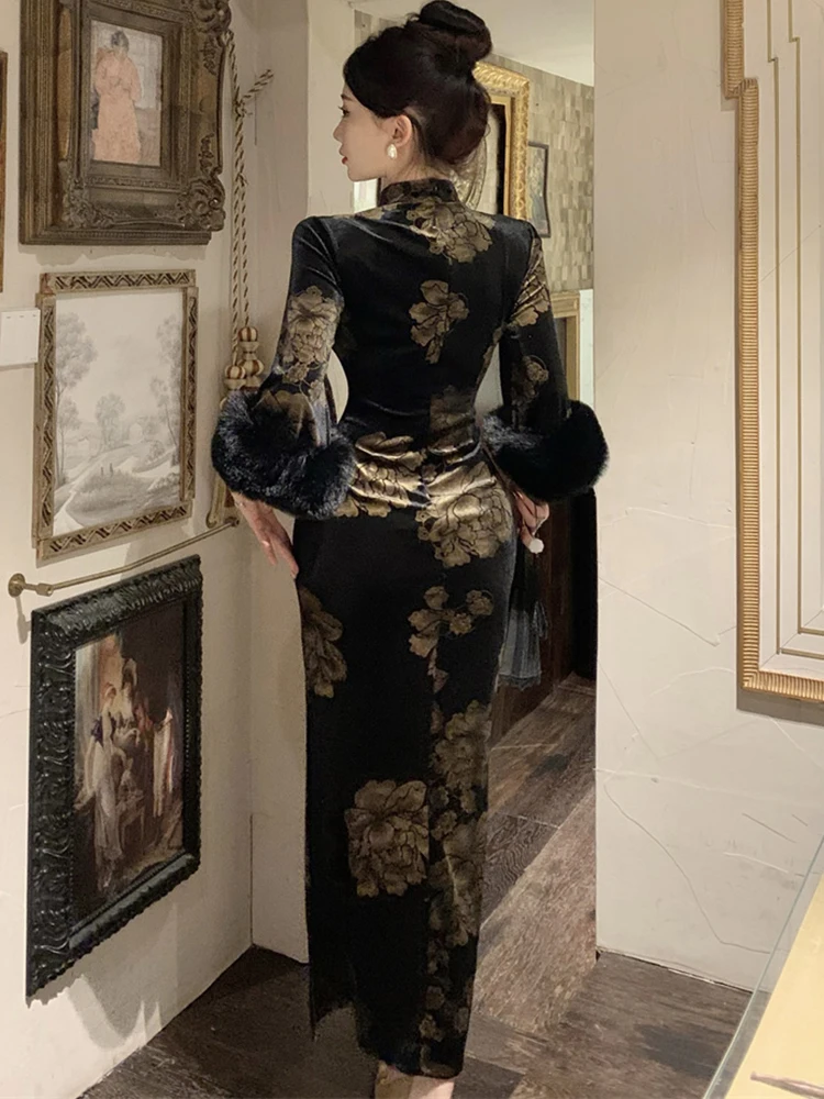 黒ベルベット花柄スタンドカラーチャイナドレス レディース 2025 韓国風ヴィンテージ ヘップバーン風プロムドレス 秋冬 エレガントドレス